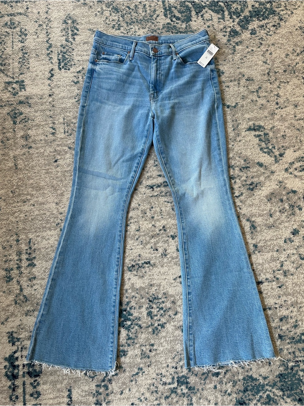NWT MOTHER denim The Weekender Fray Flare Jeans Size 28